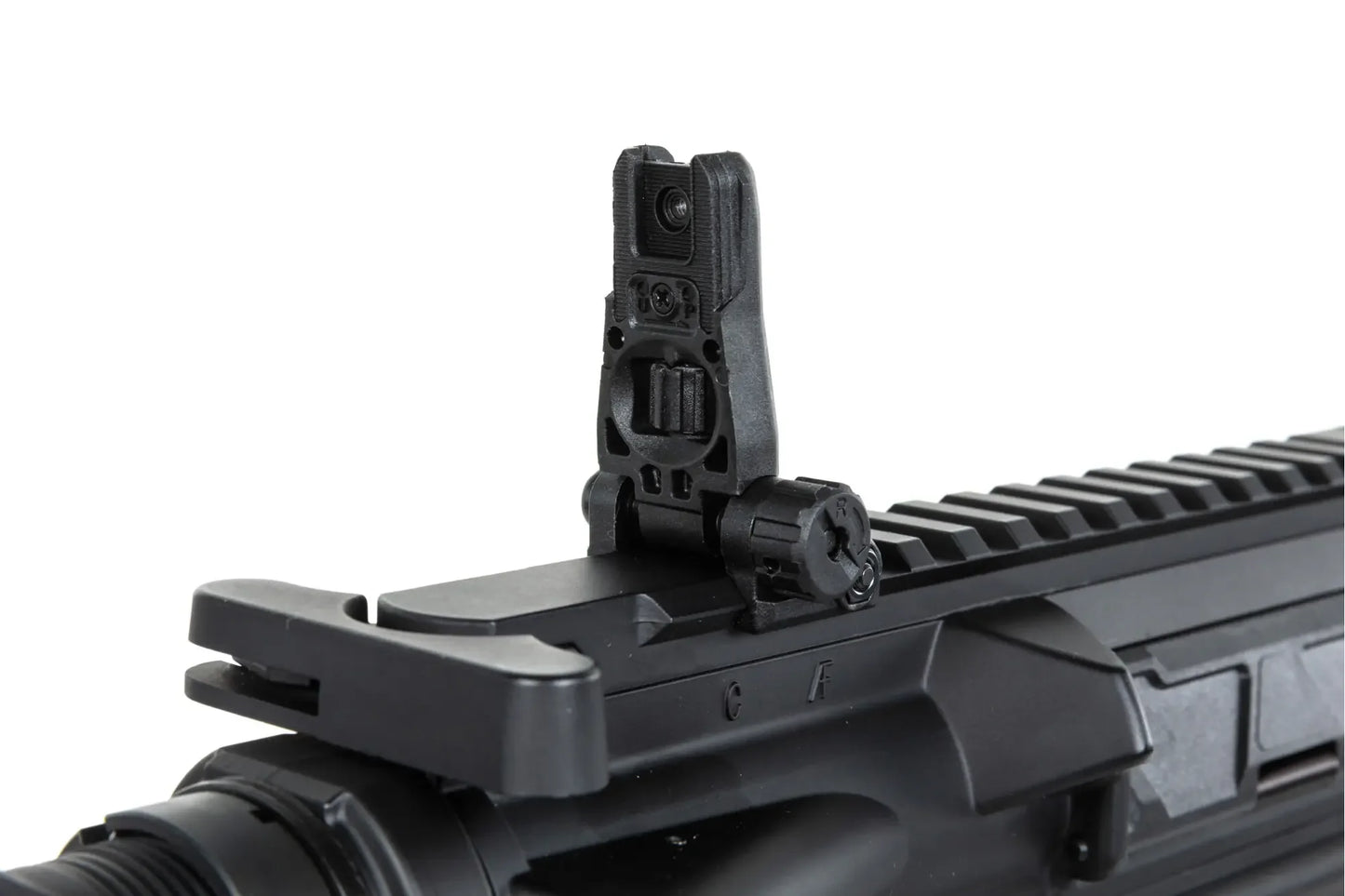 Mire arrière TRINITY ARMAMENT GA-TA01 noire montée sur un fusil AEG avec rail Picatinny