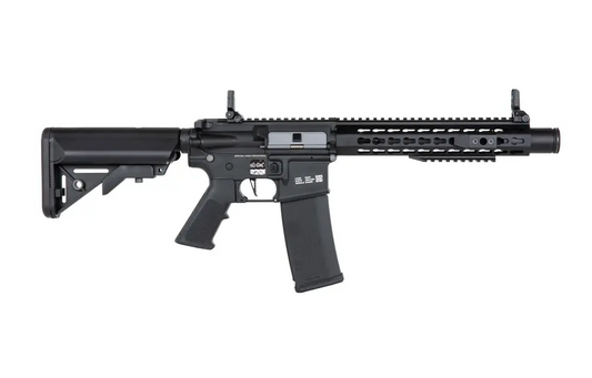 Réplique AEG Specna Arms M4 C07 NOIR, disponible chez DistrictAirsoft à Berthierville, Lanaudière, idéale pour CQB et terrains variés.