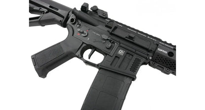 Close-up of Raven Evolution Raven Elite G2 AEG airsoft rifle with black tactical design and magazine