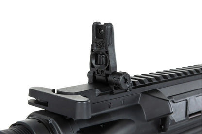 Mire arrière TRINITY ARMAMENT GA-TA01 noire montée sur un fusil AEG avec rail Picatinny